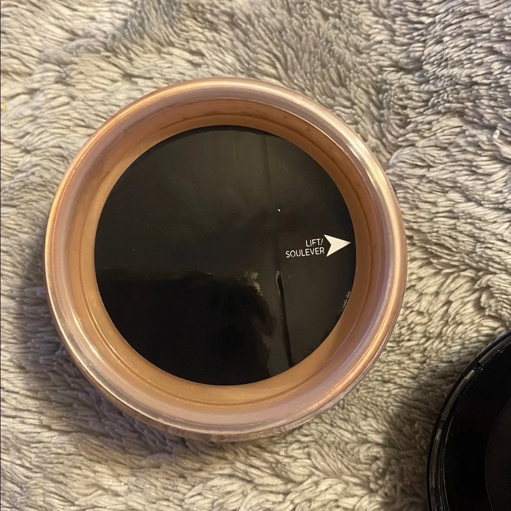 L'Oreal Infallible Loose Setting Powder - Picture 3 of 4